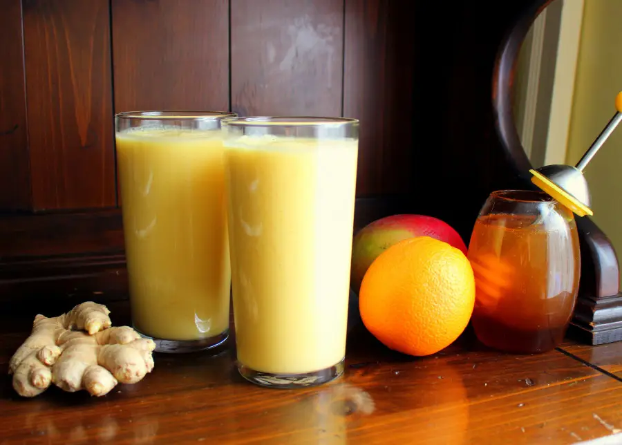 Sinaasappel gember en mango smoothie